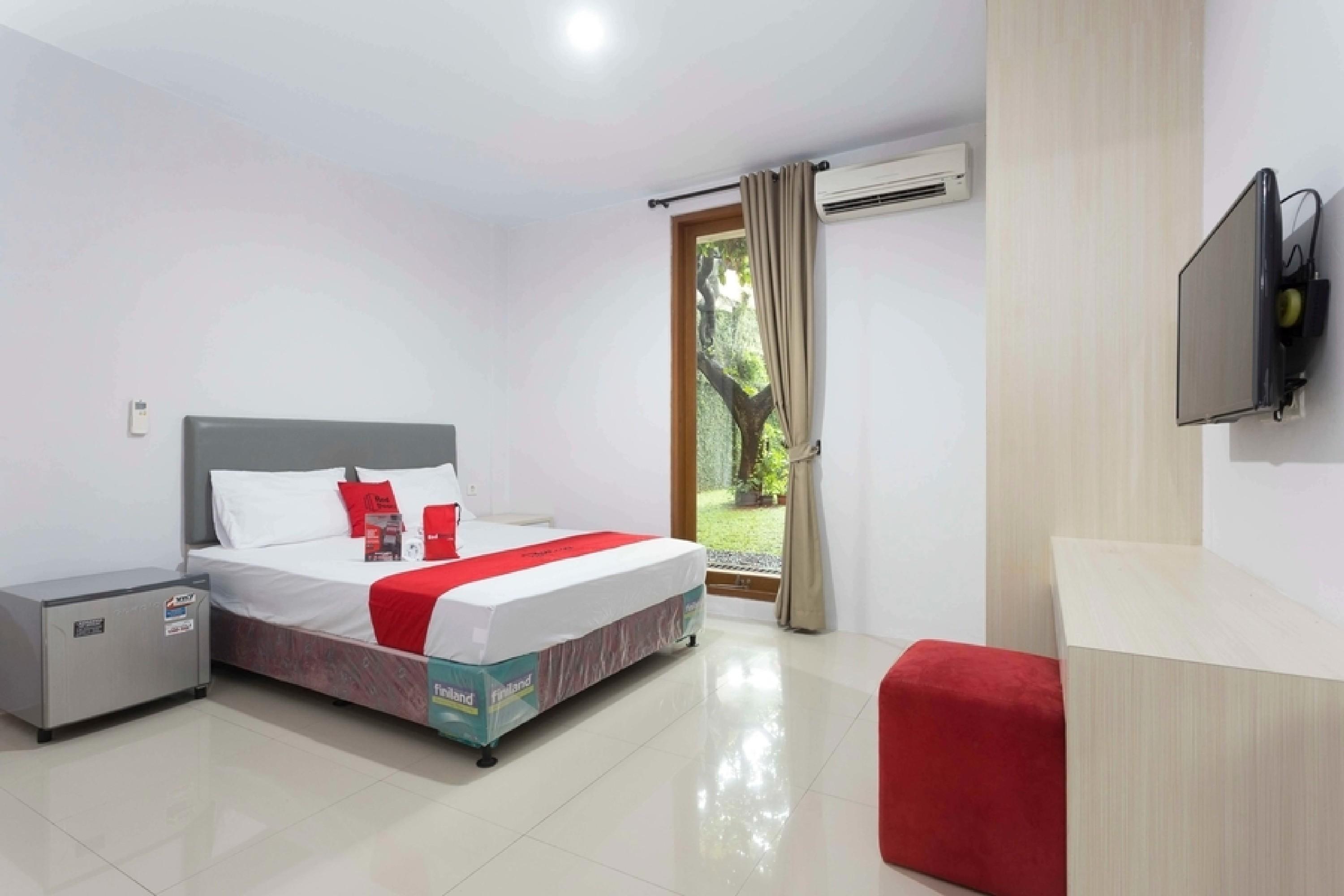Reddoorz Plus Near Cilandak Town Square 2 Jakarta Ngoại thất bức ảnh