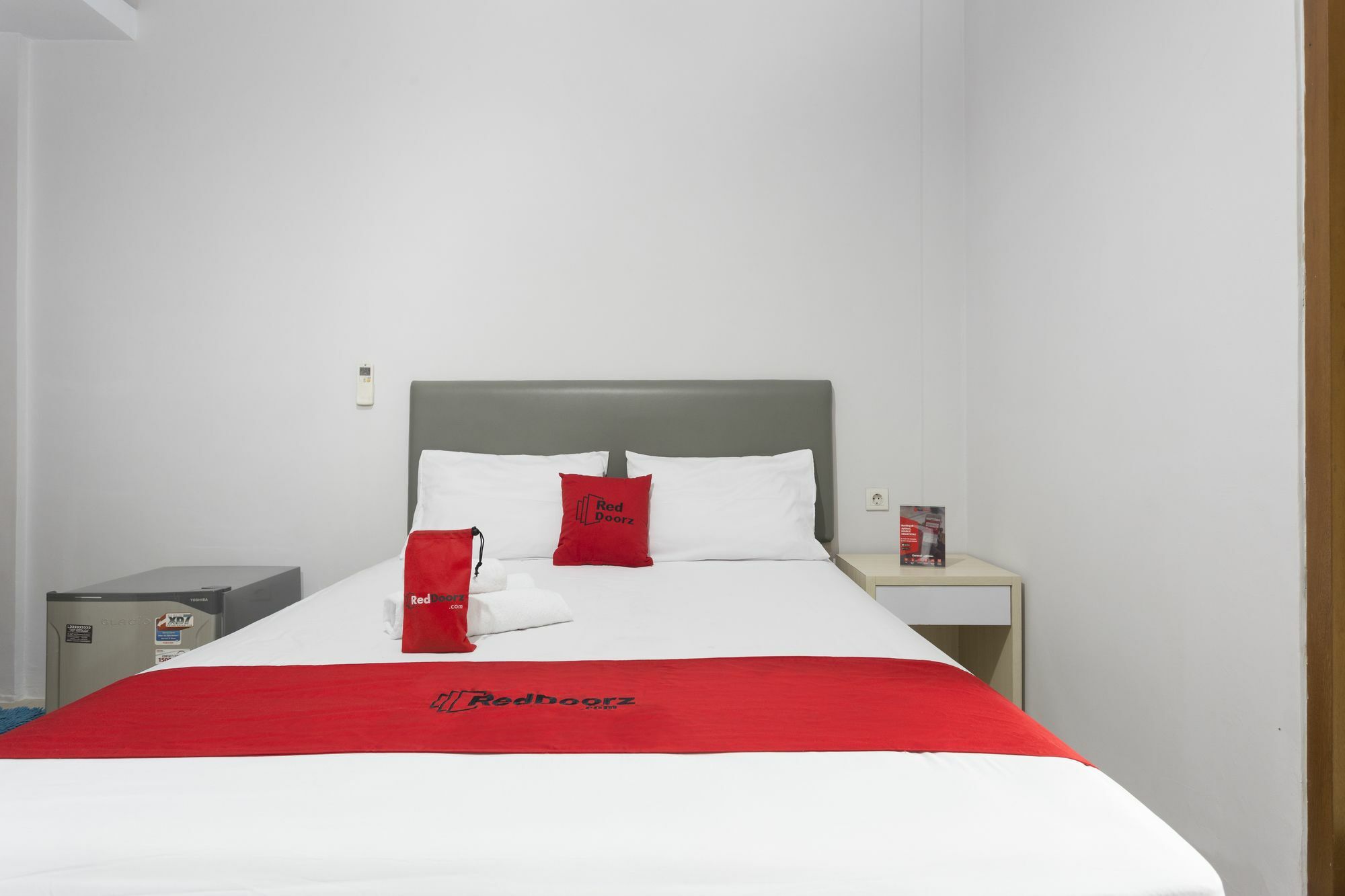 Reddoorz Plus Near Cilandak Town Square 2 Jakarta Ngoại thất bức ảnh