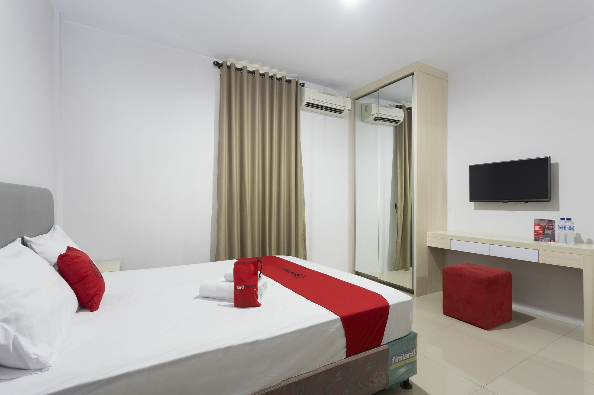 Reddoorz Plus Near Cilandak Town Square 2 Jakarta Ngoại thất bức ảnh