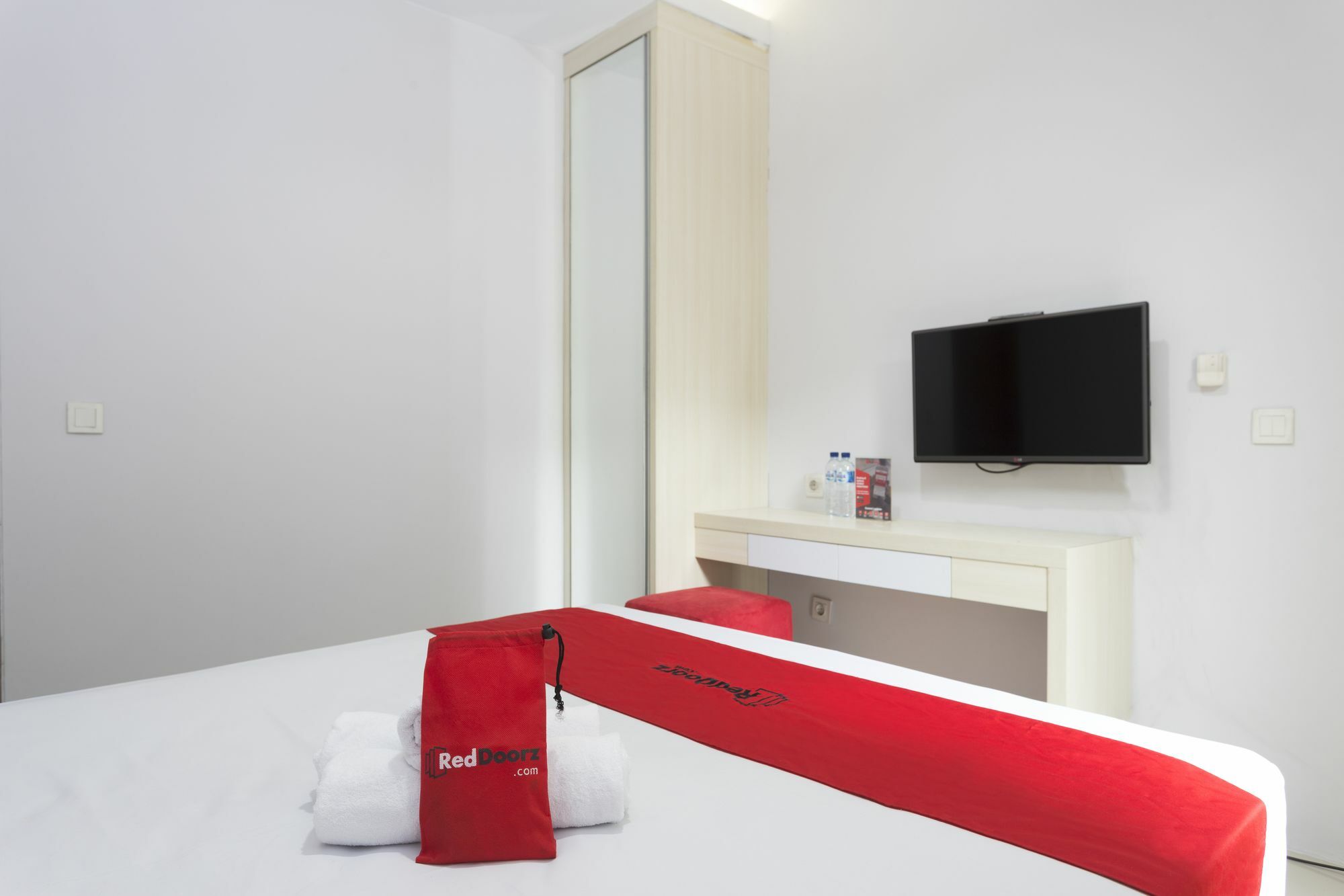 Reddoorz Plus Near Cilandak Town Square 2 Jakarta Ngoại thất bức ảnh