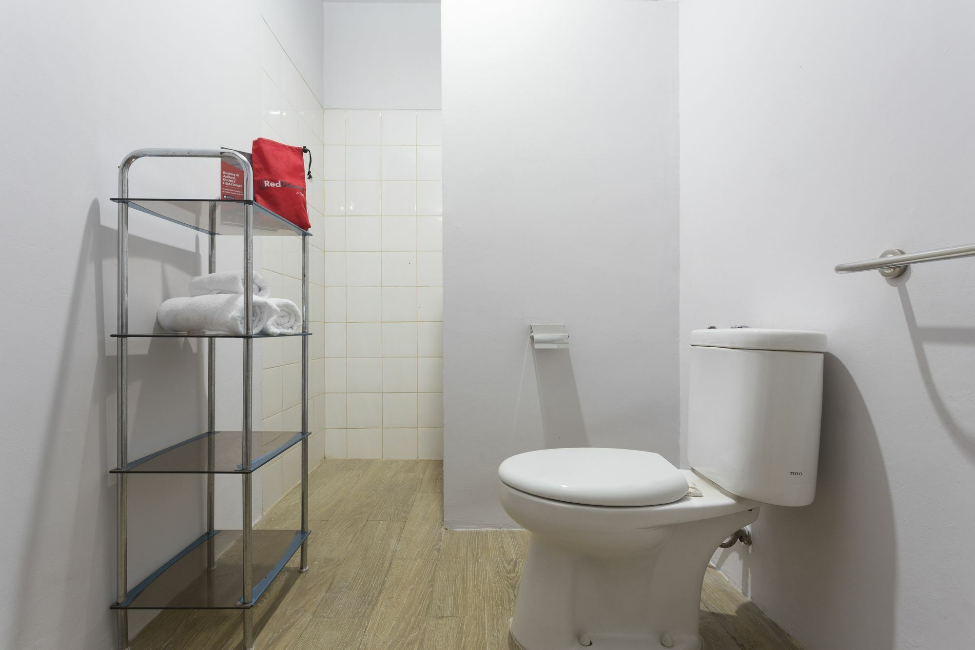 Reddoorz Plus Near Cilandak Town Square 2 Jakarta Ngoại thất bức ảnh