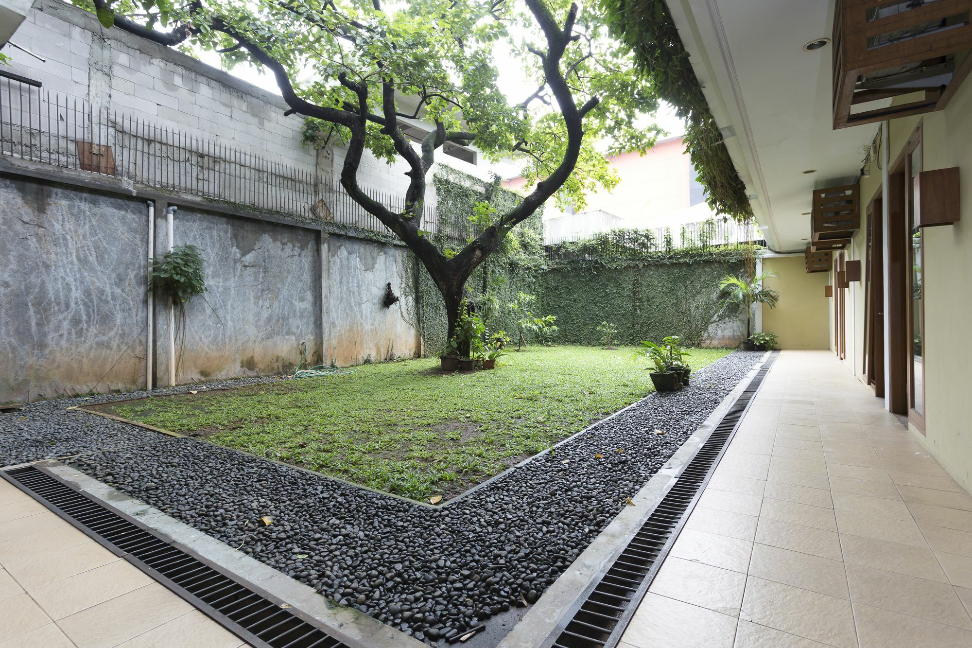 Reddoorz Plus Near Cilandak Town Square 2 Jakarta Ngoại thất bức ảnh
